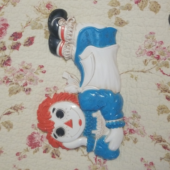 Vintage Raggedy Ann and Andy Wall Decor - Picture 2 of 13